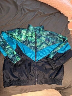Vintage-Inspired Teal & Black Colorblock Windbreaker